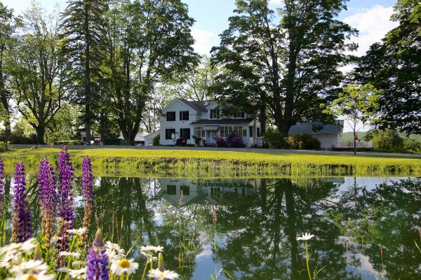 Enfield Manor Bed&Breakfast and Vacation Rental image 1