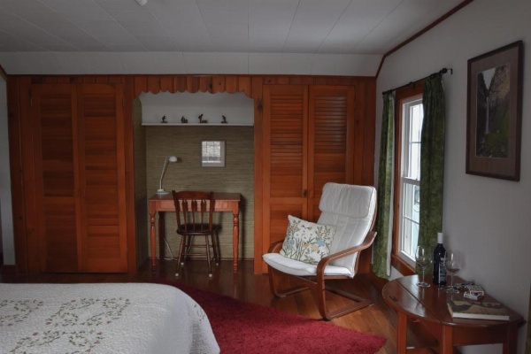 Enfield Manor Bed&Breakfast and Vacation Rental image 11