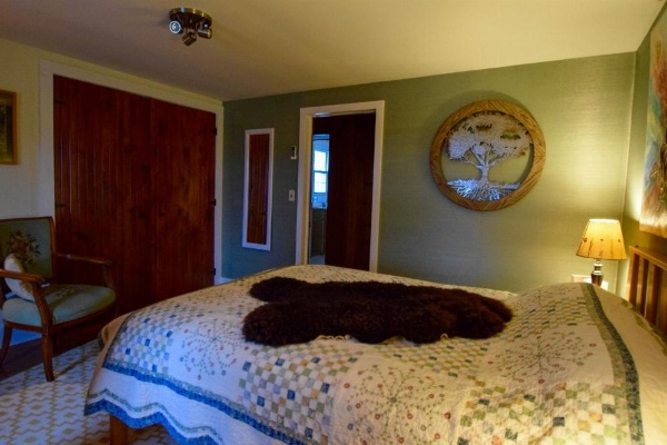 Enfield Manor Bed&Breakfast and Vacation Rental image 19