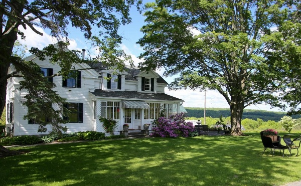 Enfield Manor Bed&Breakfast and Vacation Rental image 2